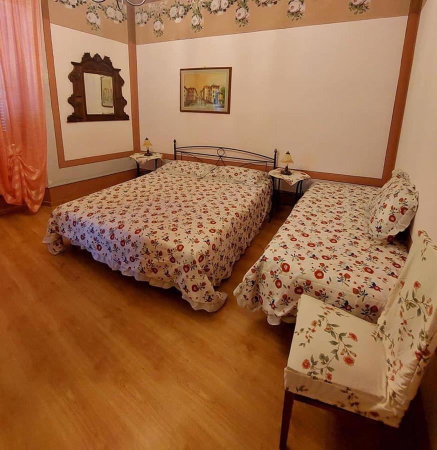 Appartamento Giallo Ріо-Маріна Екстер'єр фото